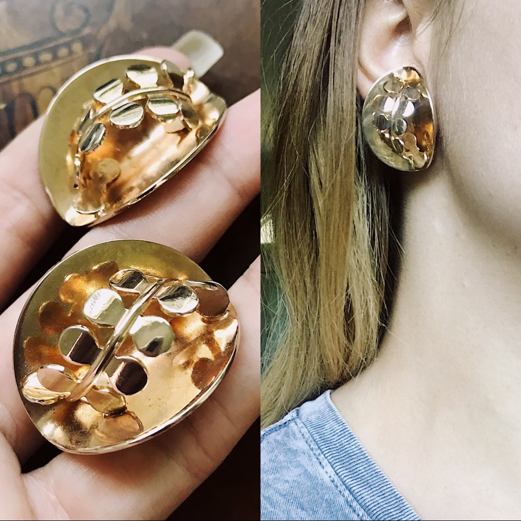 Vintage Mid Century Gold Tone Earrings 20$